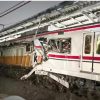 KA Argro Bromo Anggrek  Tabrak KRL Commuter Line Cikarang
